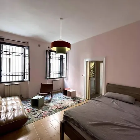 Venetian Pink In Dorsoduro Apartment Venedig