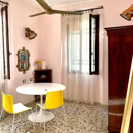 Apartment Venetian Pink In Dorsoduro