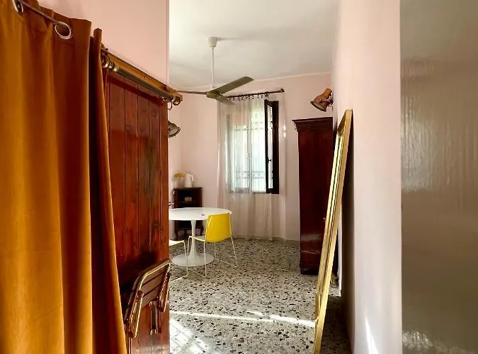 Venetian Pink In Dorsoduro *