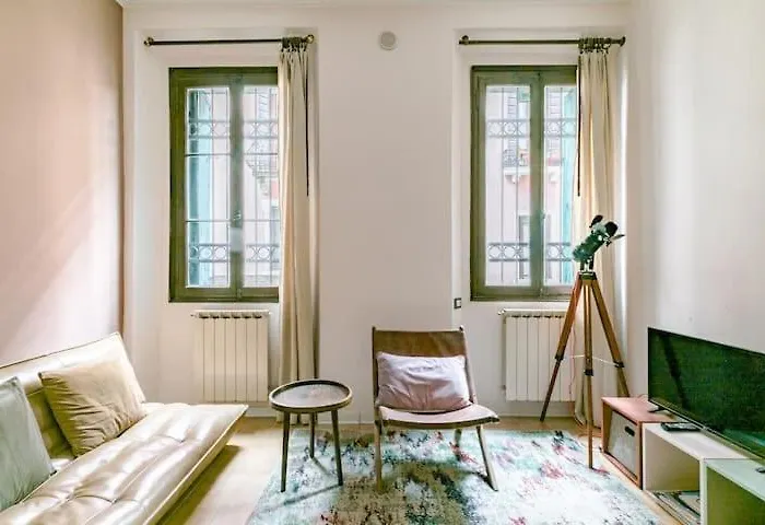 Venetian Pink In Dorsoduro 威尼斯